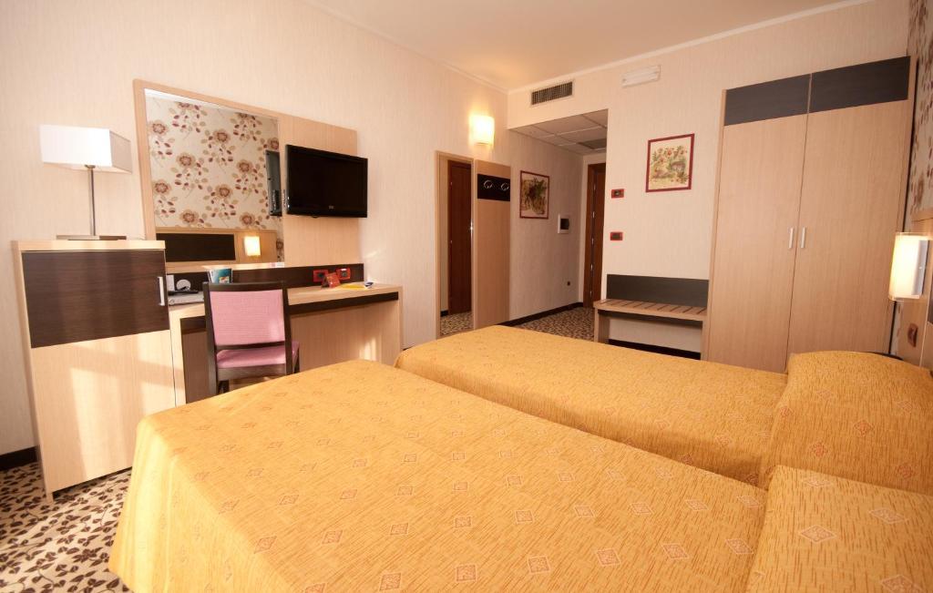 Hotel Brindor Poirino Phòng bức ảnh