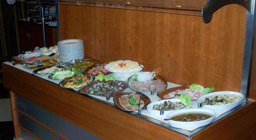 Hotel Brindor Poirino Ngoại thất bức ảnh