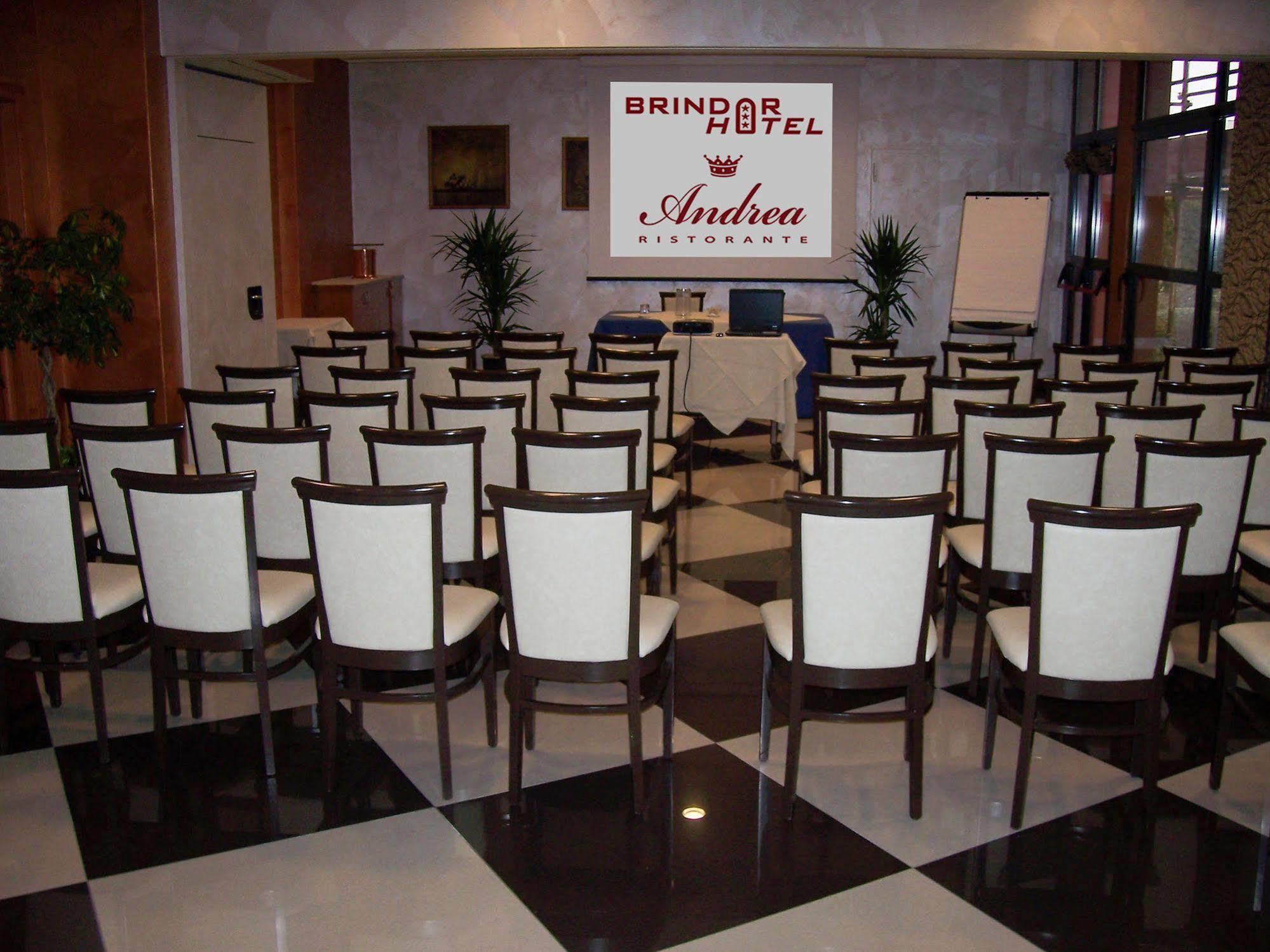 Hotel Brindor Poirino Ngoại thất bức ảnh